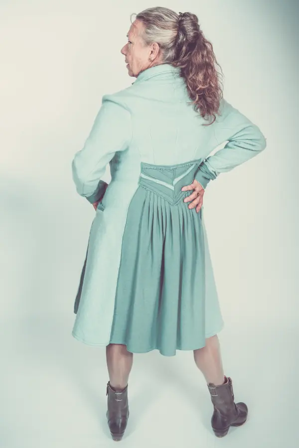 Mantel aus 100% Walkloden – Mint mit Reverskragen, tailliert, Kellerfalten-Einsatz vorne
